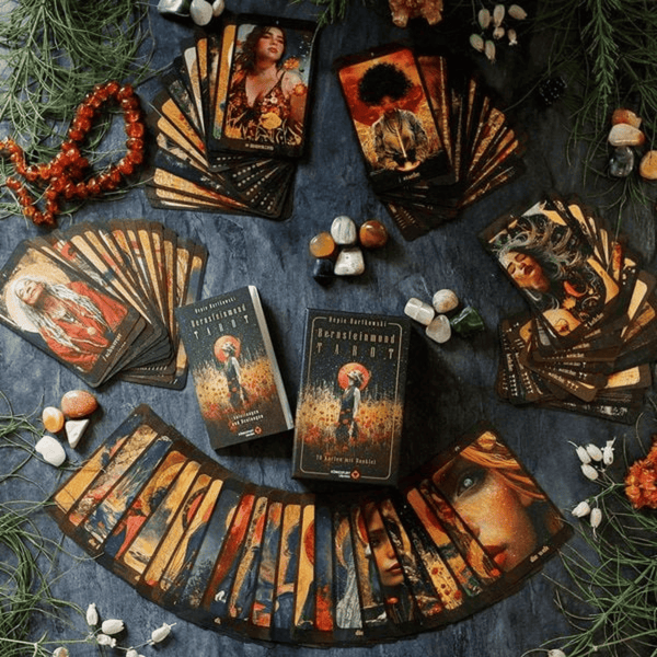 Bernsteinmond Tarot